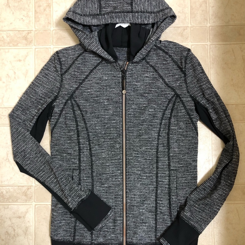 Lululemon size 8 jacket.